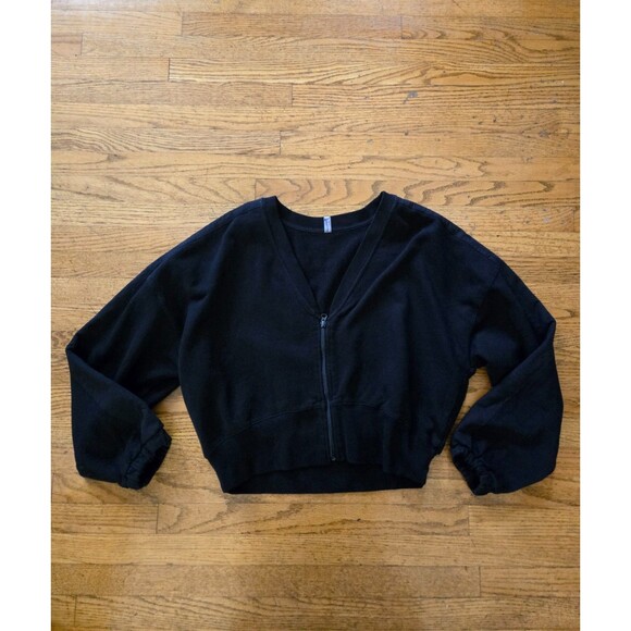 Free People Movement Jacket Coat Black Cropped Knit Sweatshirt Size Medium - Picture 1 of 9